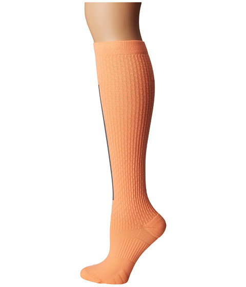 Imbracaminte Femei Nike High Intensity Over the Calf Training Socks Peach CreamMetallic SilverBright Mango