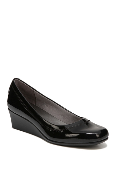 Incaltaminte femei lifestride groovy polished wedge heel pump - wide width available black